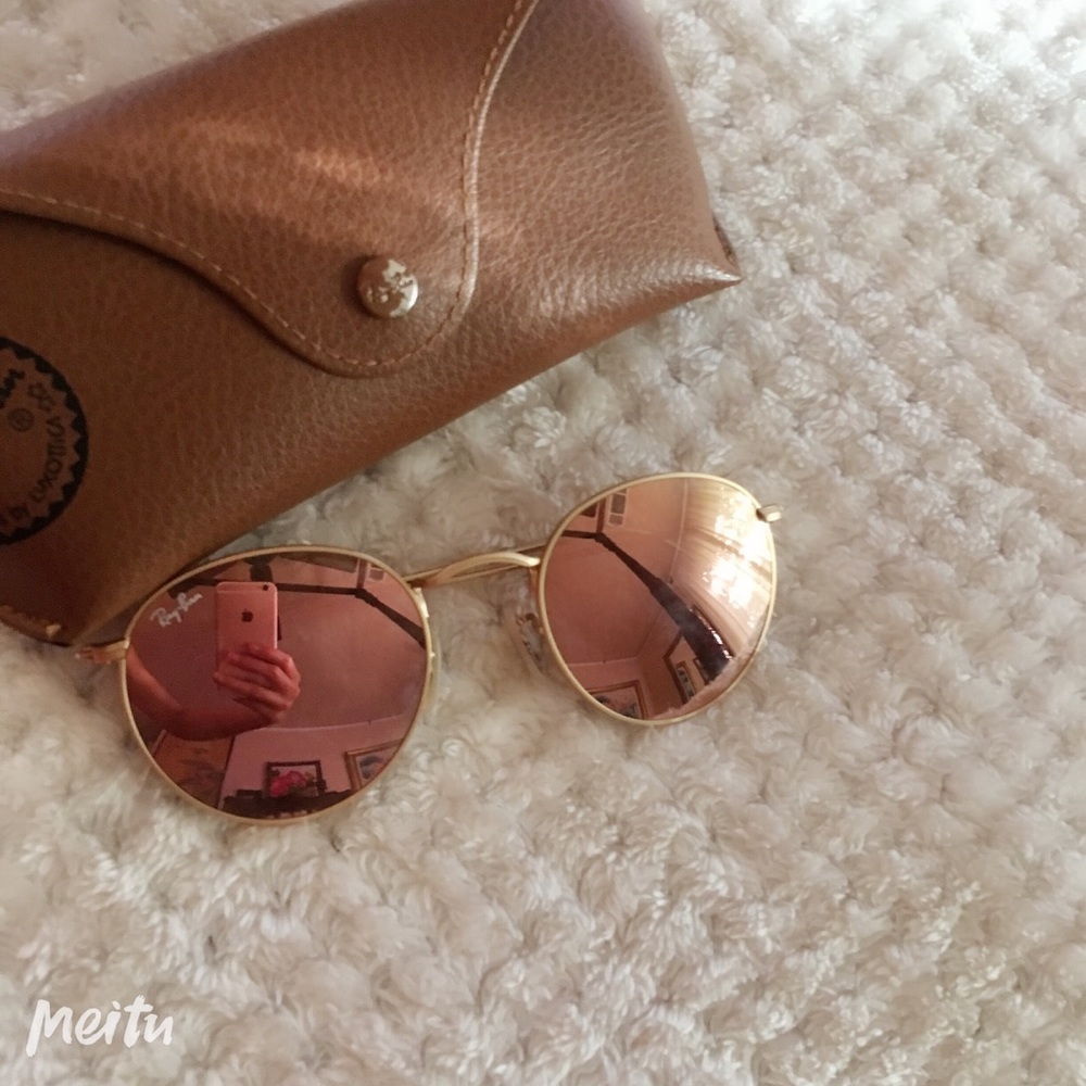 Round RayBan reflections lens